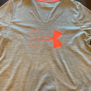 Under Armour T-shirt